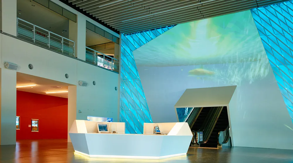 台電南展館溜滑梯